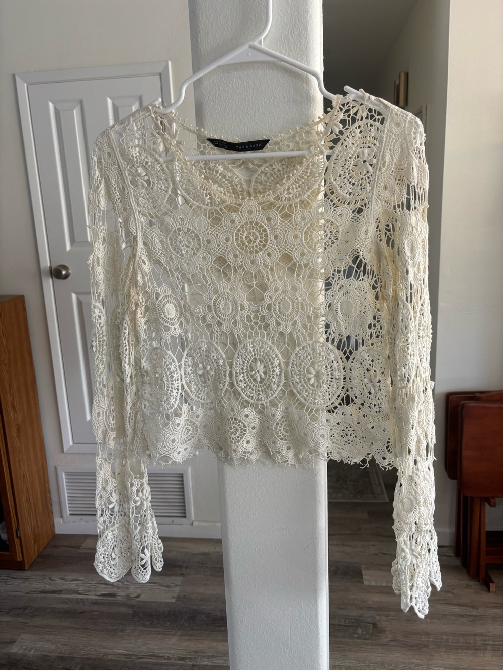 Zara Cream Crochet Lace Long-Sleeve Blouse